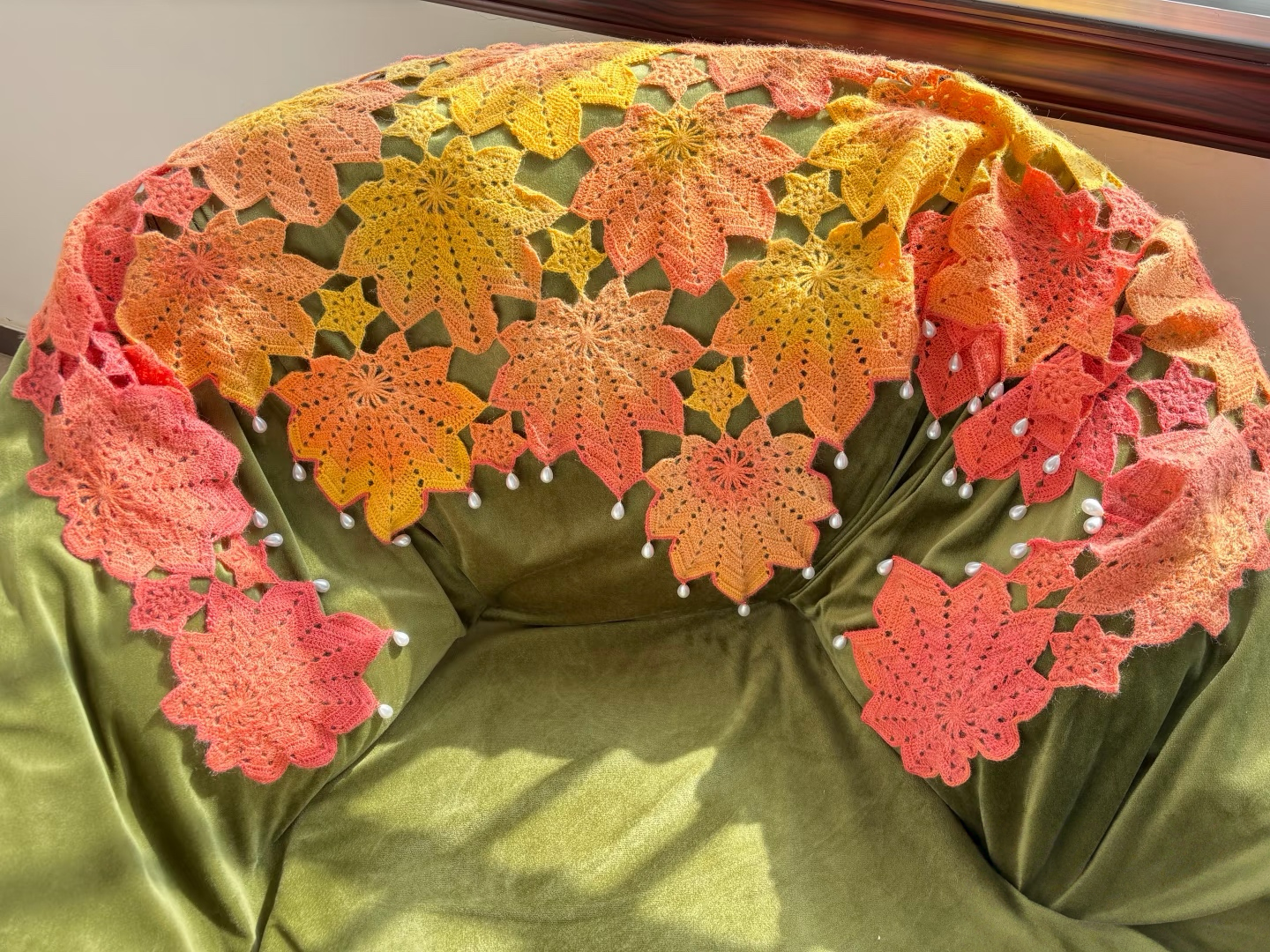 Handmade shawl - maple leaf